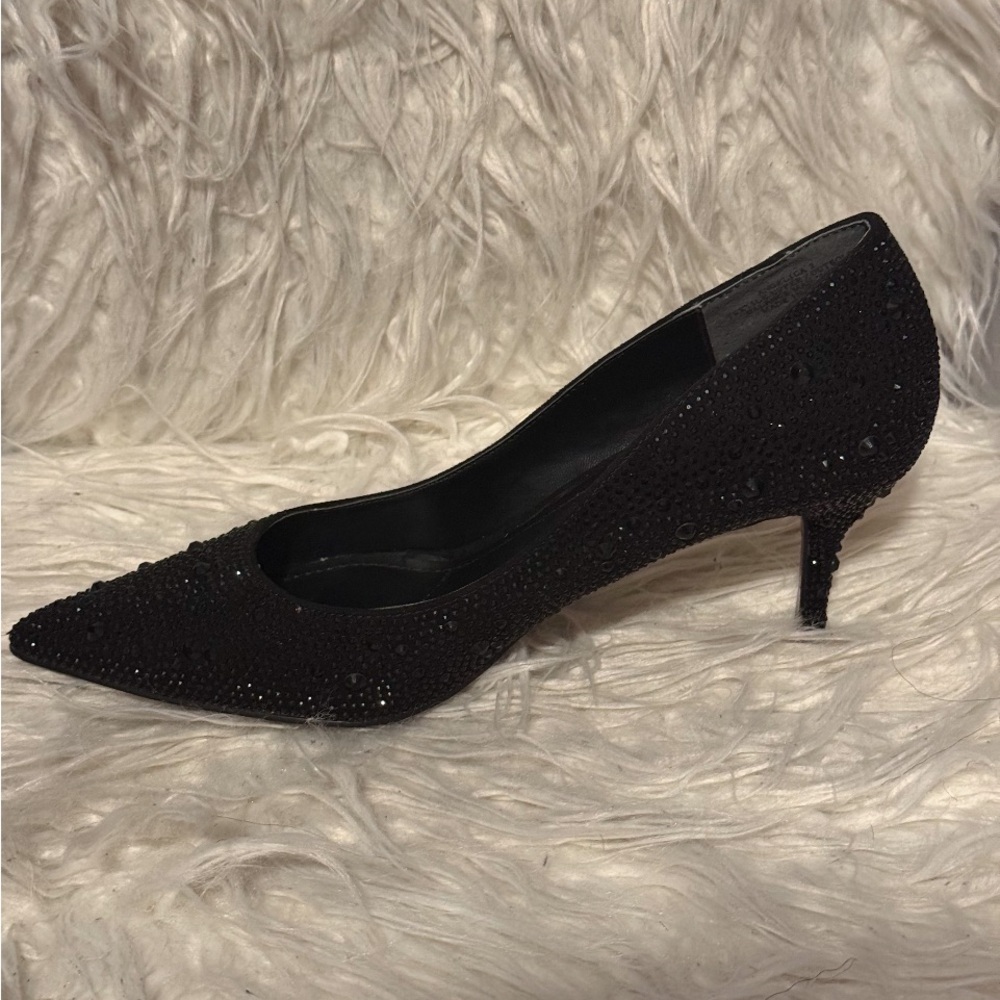 Beautiful Black Beaded Pump